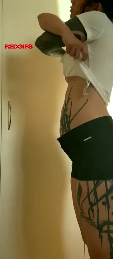 Turns me on for you to watch me strip