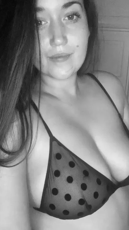 Lick My Juicy Pussy Till I Squirt on Your Face? 😈💦