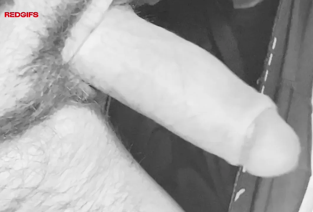 28yo Straight Stud's Fat Girthy Cock in B&W 🍆⚫️
