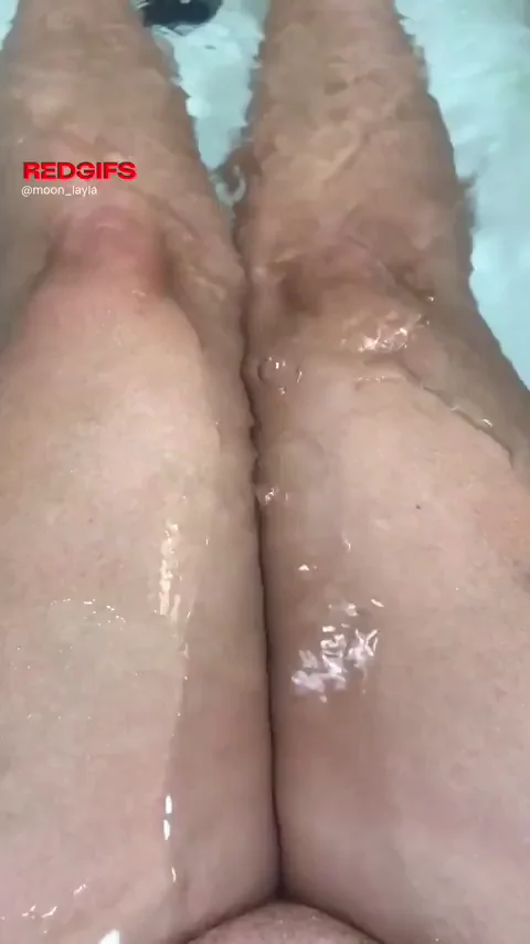 Momma Moon is all wet. Cum add some moisturizer to her bath ;) hehe