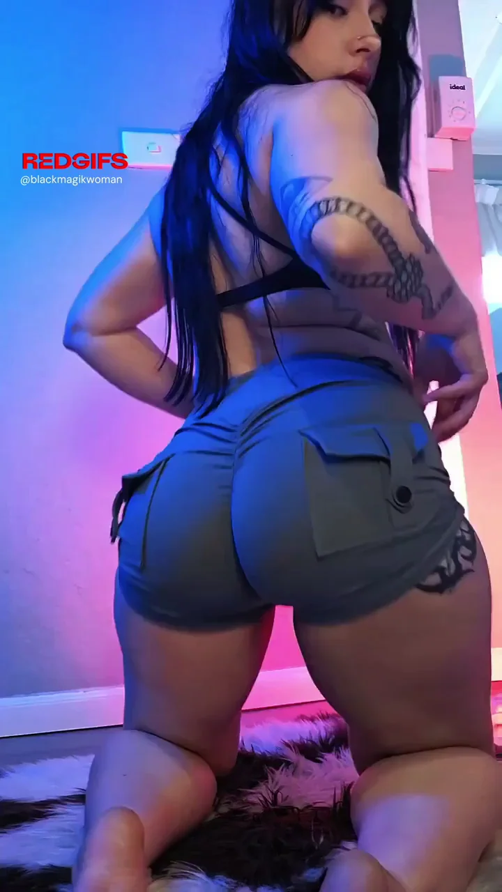 Bye bye shorts, hello booty!