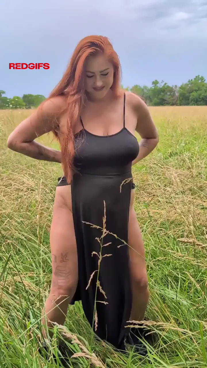 Just a silly MILF with a nice set of thighs!