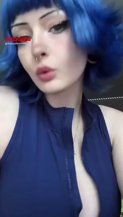 Goth Babe's Forbidden TikTok Tit Flash 💋🔥