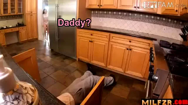 Stuck Daddy Gets StepMom's Forced Creampie Ride 🍆💦
