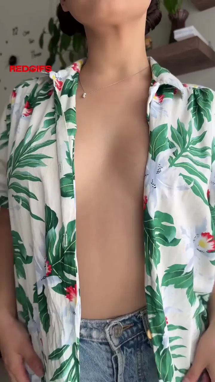 The open shirt allows you to bare them very quickly [reveal]