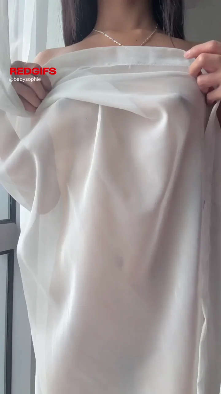 Teen boobs reveal