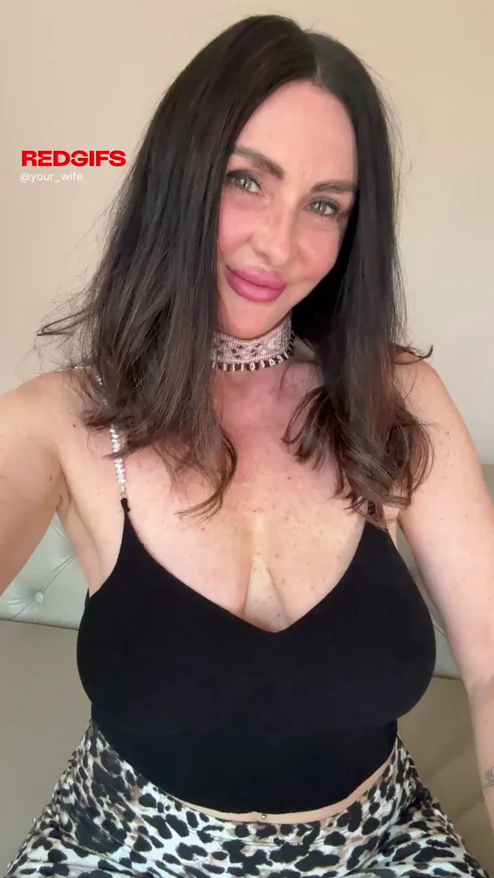 Comfortable dress (reveal)