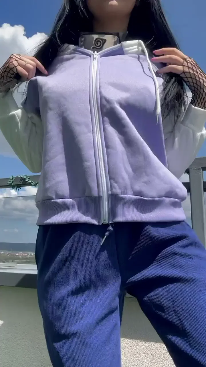 Epic Titty Drop: Hoodie Off, Massive Jugs Bounce Free Outdoors