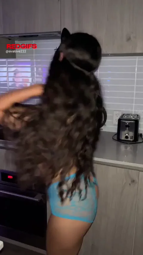 I love shaking my ass