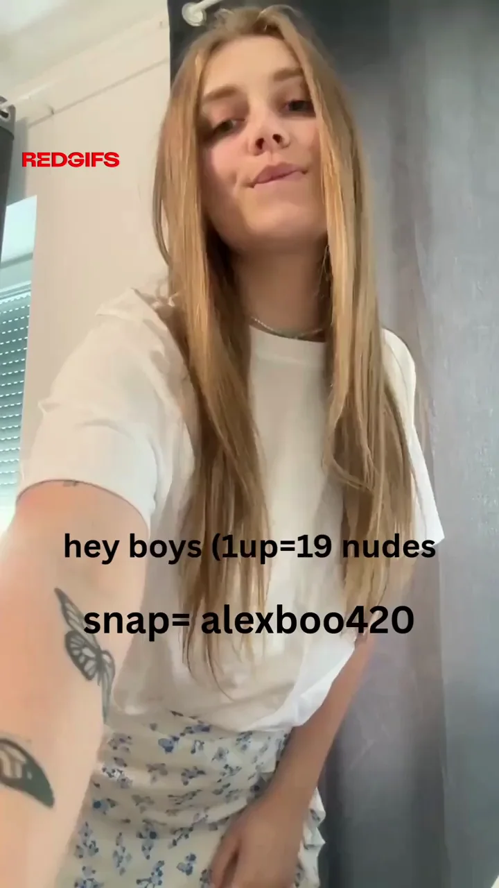 Petite Blonde Tease's Snapchat Nude Drop – Hey Boys, Cum Play!