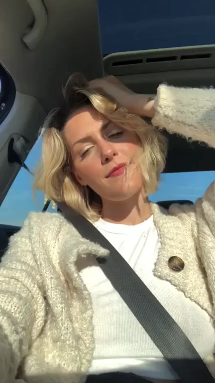 Raise your hand if you love sun-kissed car titties! [GIF]
