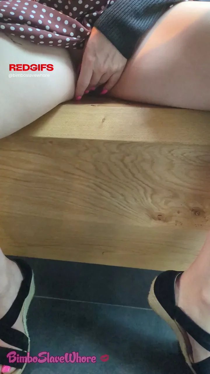 Fingering My Dripping Pussy in Five Guys, Craving 5 Cocks 😈🍔💦