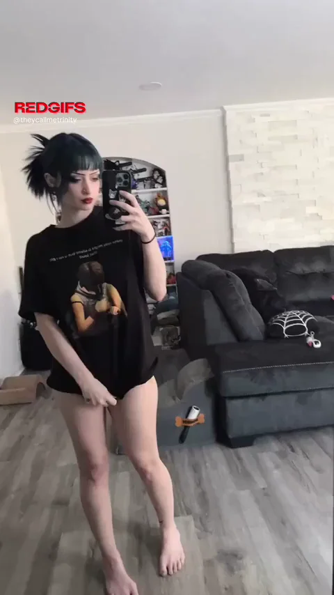 Goth Babe F24 Teases Her Massive Tits & Juicy Ass - What You See Is What You Get
