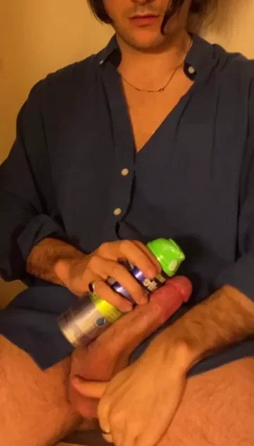 Versus shaving cream can