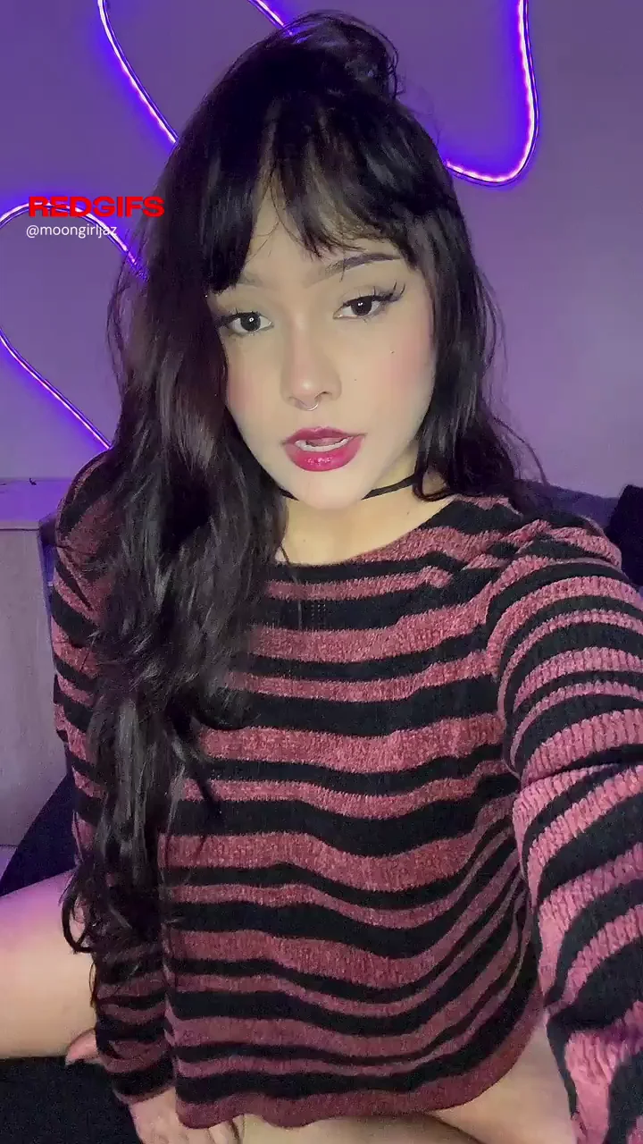date a 5’2 short girl or just fuck and leave?