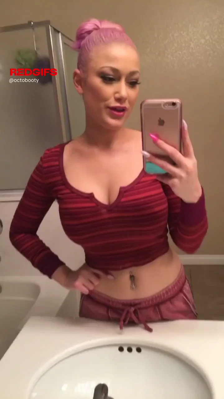 I put my greasy toes up his butt and got the cum out with my little size 5 feet