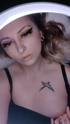 With a face like hers I can't say no ?