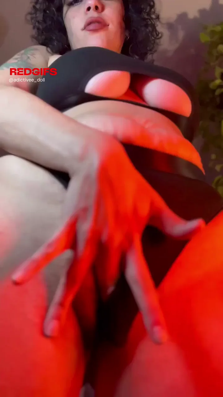 I know you love to see me get wet for you