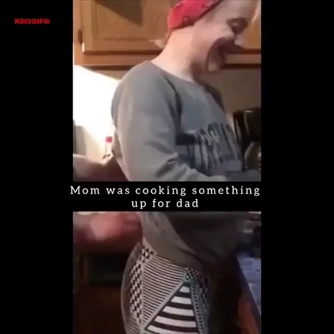 Quickie with mom in kitchen