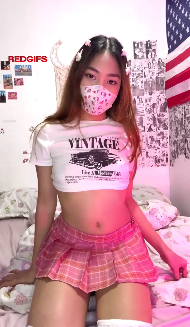 Naughty Asian Schoolgirl Tease in Pink Skirt & Thigh Highs 😈🍑