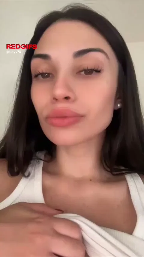 Prime Nip Slip Tease from Cute Teen Slut 😍🍒