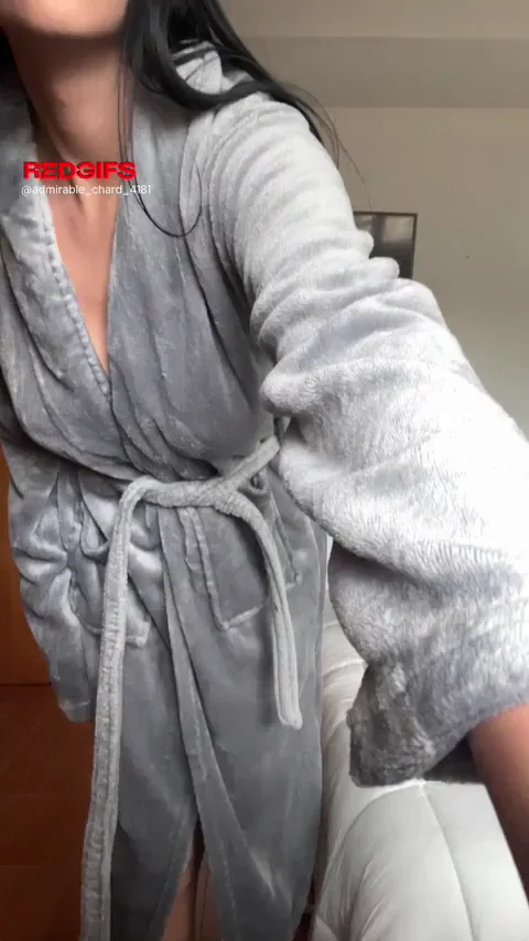 Morning Hoodie Tease & Titty Reveal 😍🍒