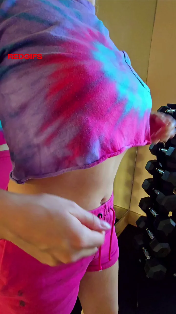 Bra-Free Gym Tease 💦 Big Tits Bouncing Wild 🏋️‍♀️