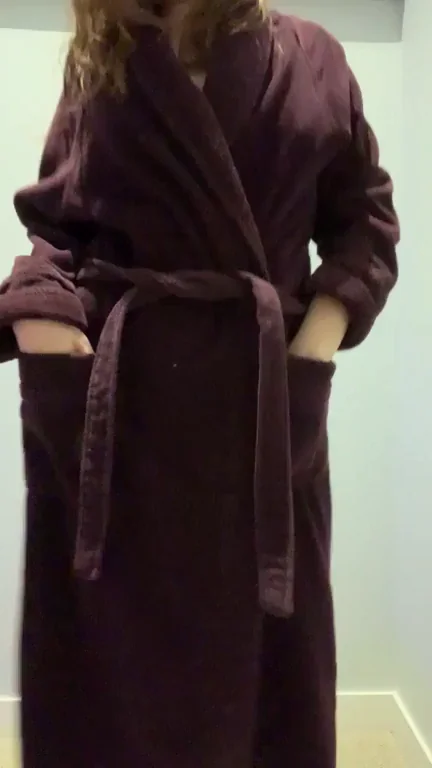 It’s great to snuggle into a bathrobe after a good bath, but it's even better to take it off to swing my hips naked
