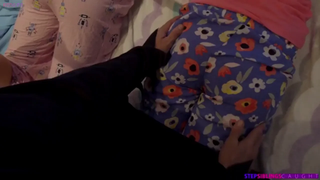 Step Siblings Trick or Treat Threesome Fuck Fest 🍭🍑💦
