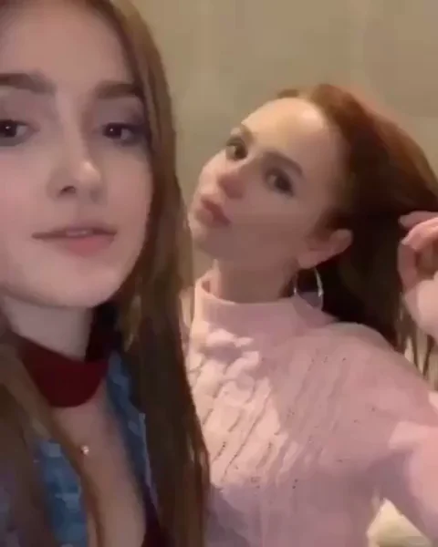 Fiery Redhead Lesbo Kiss Fest 💋🔥