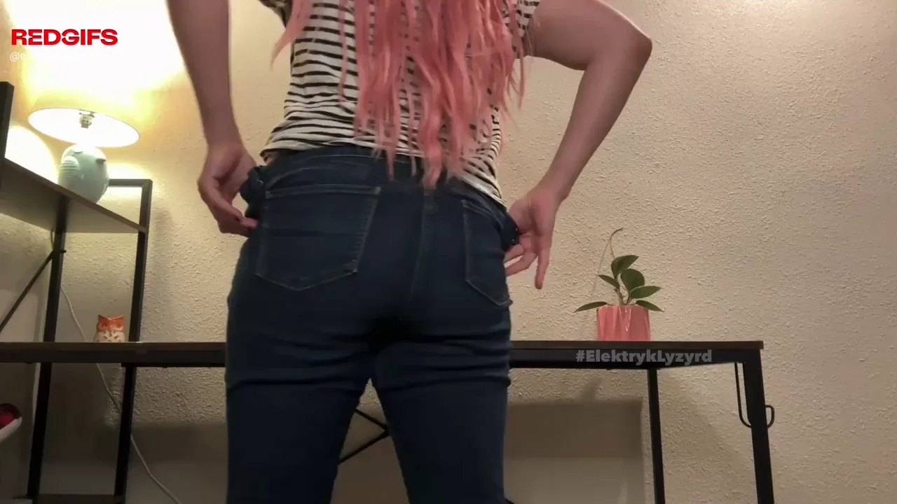 Pink-Haired Thickie Teases with Massive Ass Spread
