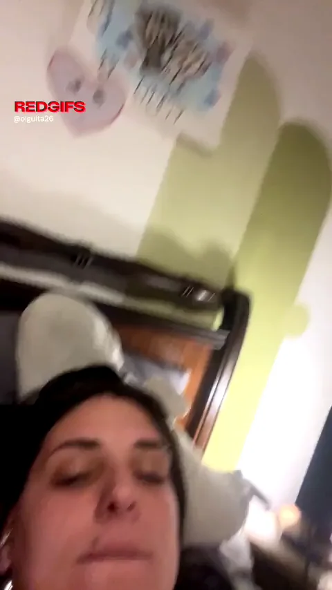 I play with my pussy from bed... you help me And you suck my fingers