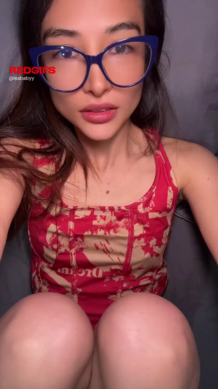 Am I attractive with small boobs