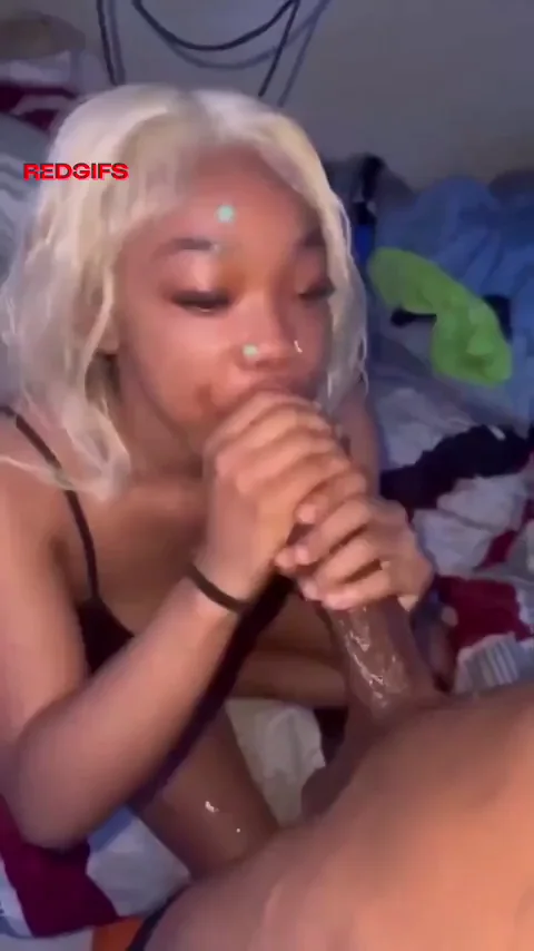 The two hand twist combo as she stare into the camera 😵‍💫