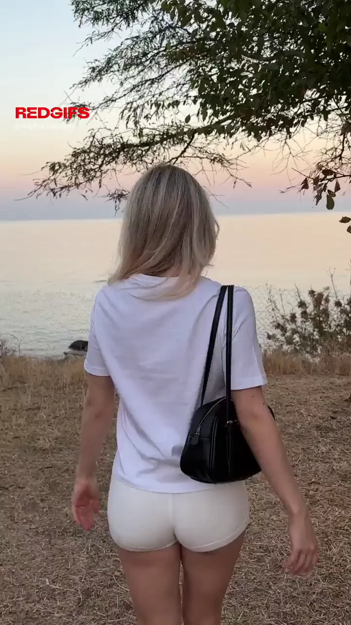 Come Closer Babe, Gotta Flash My Perky Tits Outdoors 😈🌅
