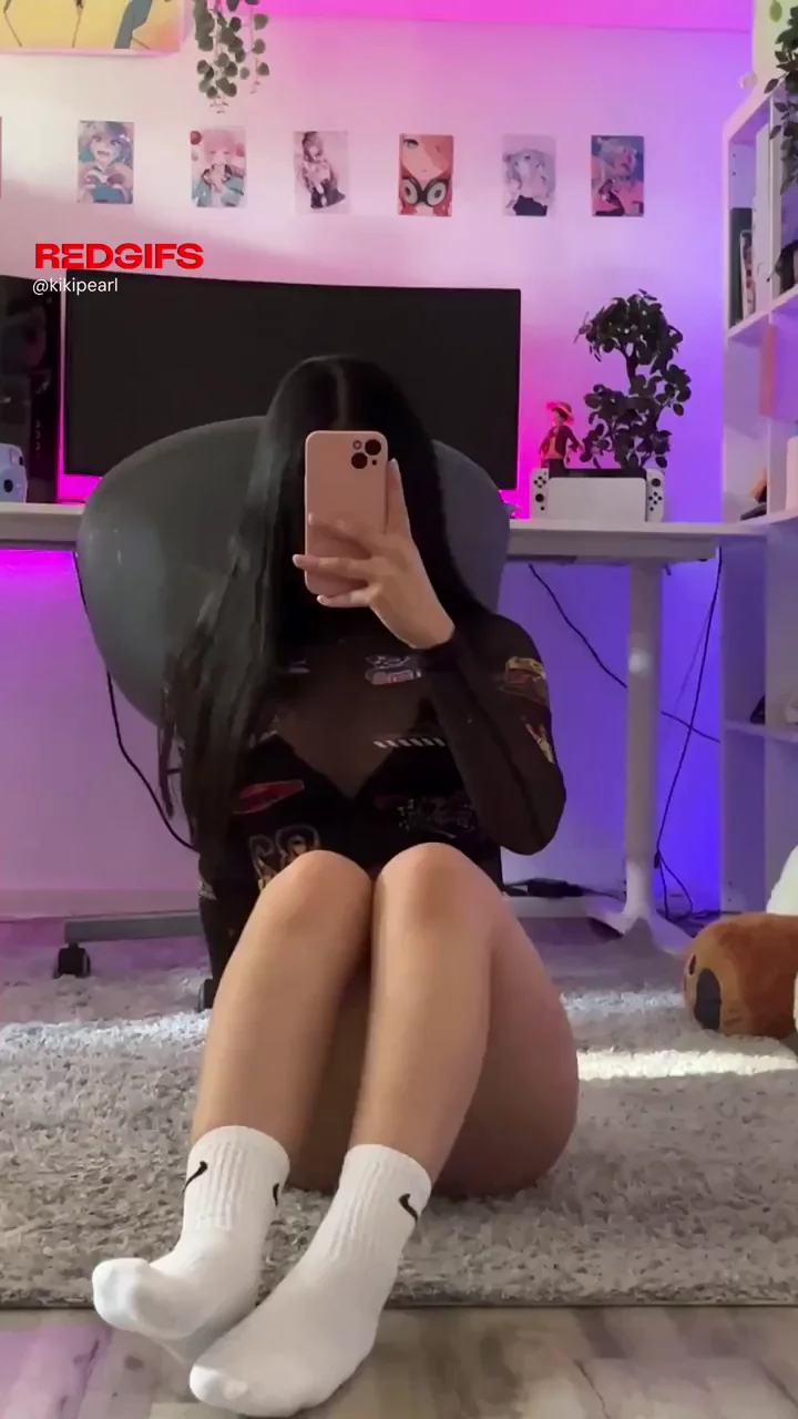 Let’s cuddle up together 💕🤭
