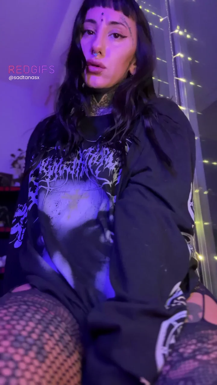 Would You Fuck This Thick Emo Slut? 🔥🖤