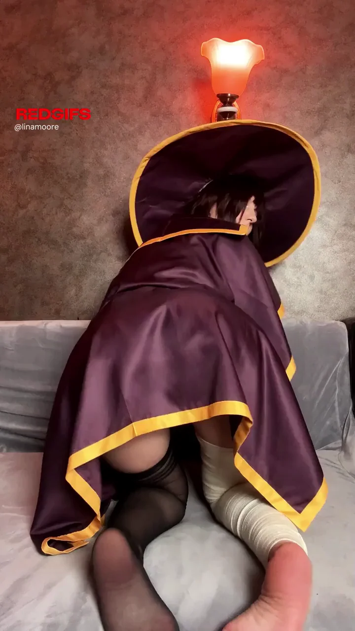 Megumin [Konosuba] wiggles for you (Lina Moore)