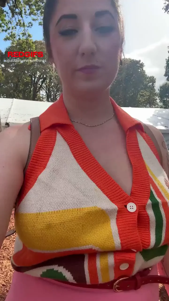 Sun-Kissed Hotwife Ditches Bra for Massive Titty Bounce in Public