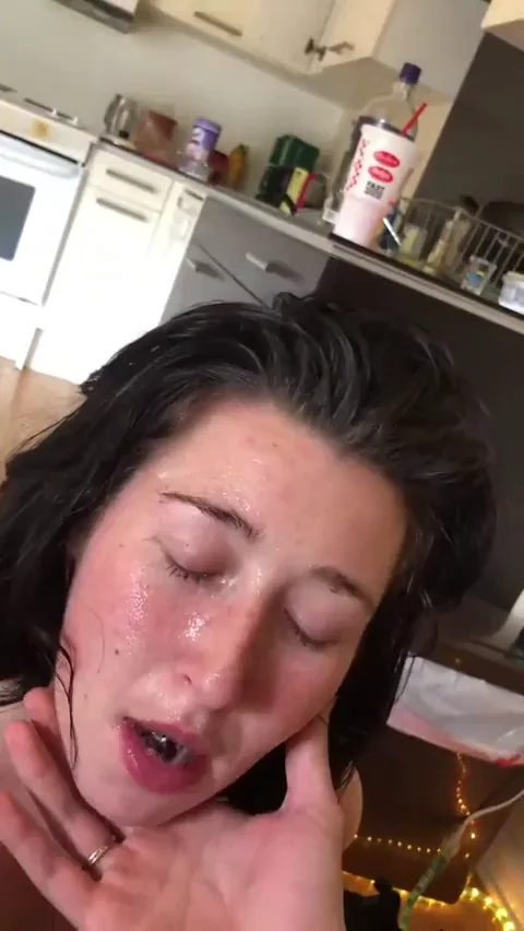 Good Sluts Take Cock Rough in the Kitchen 💦😈