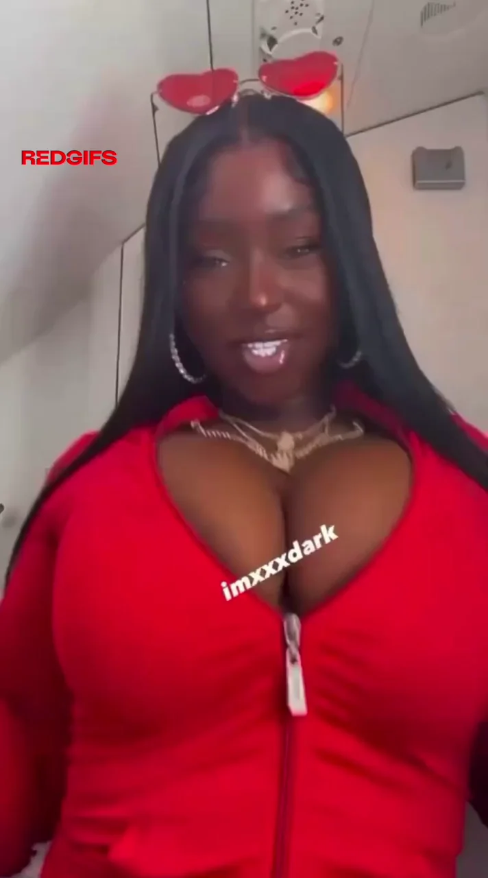 Jeanie Hart's Massive Ebony Titties Busting Out 🔥🍈🍈