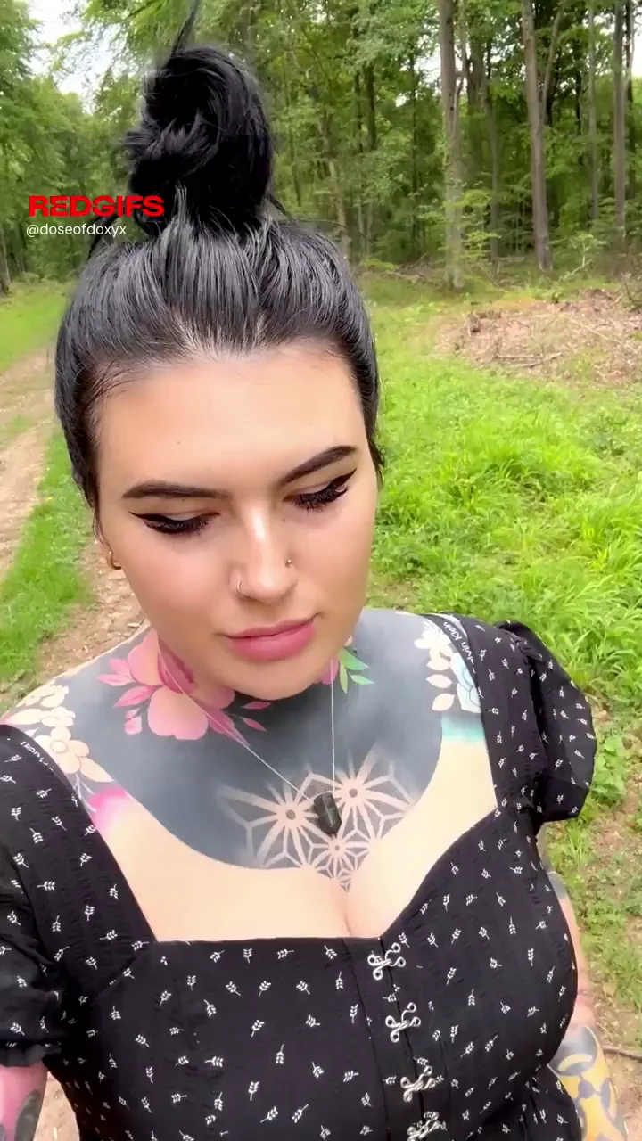 Just another emo getting her pussy out in public for random guys