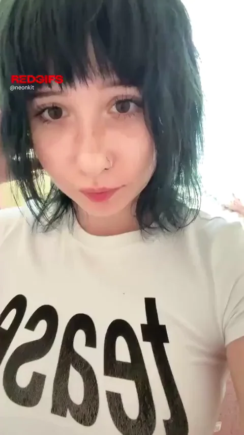 Big tiddy emo gf ^_^