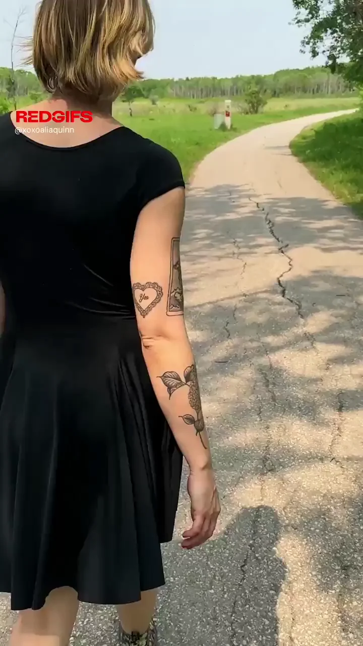 Emo girls can be exhibitionists too