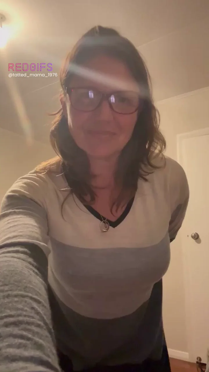 😈 Mommy Unhooks Her Bra After Long Week Tease 🔥
