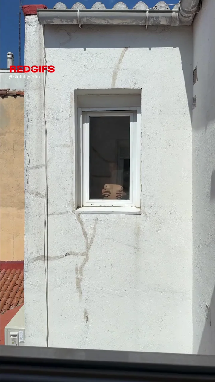 hope my neighbours could catch a glimpse