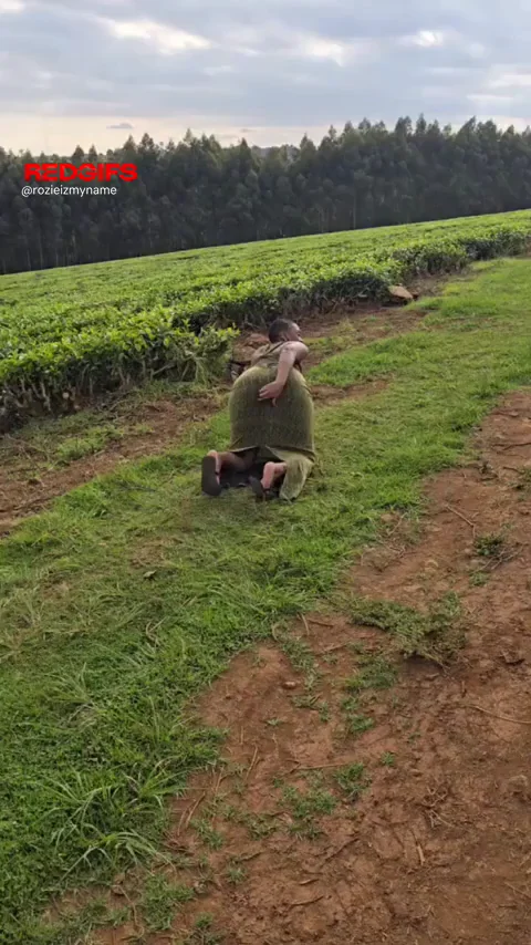 Risky Ebony Babe Bends Over in Tea Fields