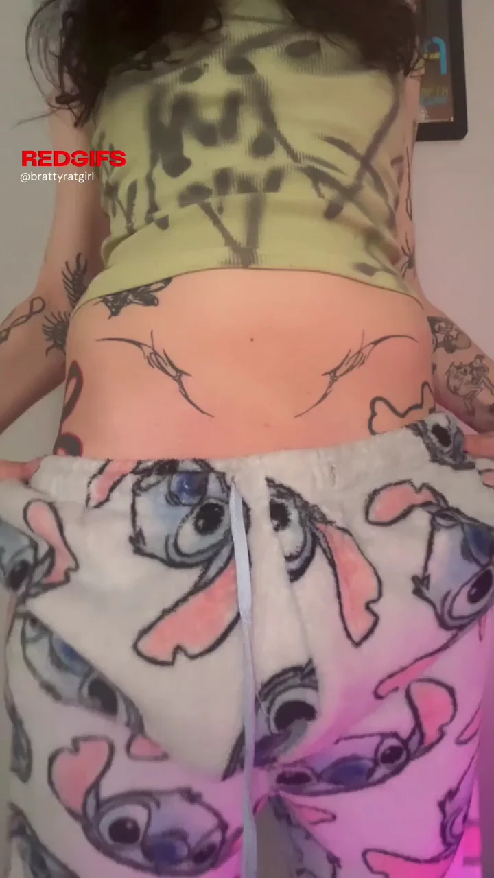 Grab my hips &amp; Suck mommy’s dick 🍆😈