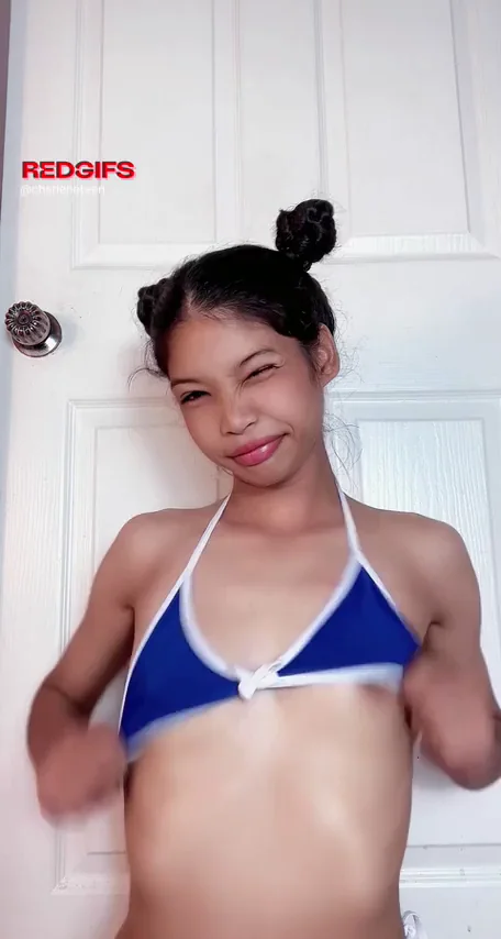 Asian slut can’t stop teasing