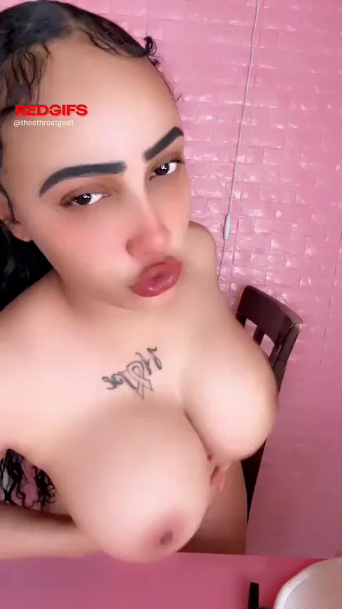 Topless spitty